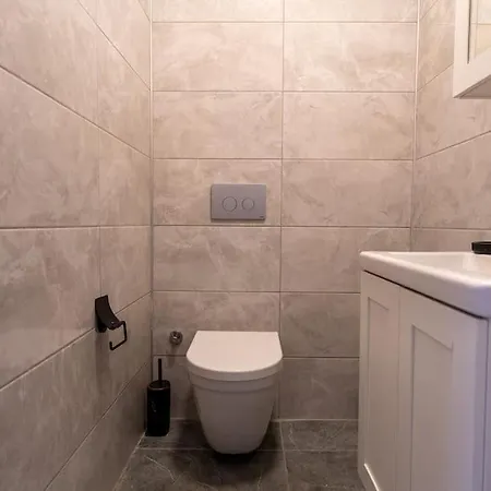شقة Luxury Scandinavian Design 2br Duplex Near Tomtom اسطنبول